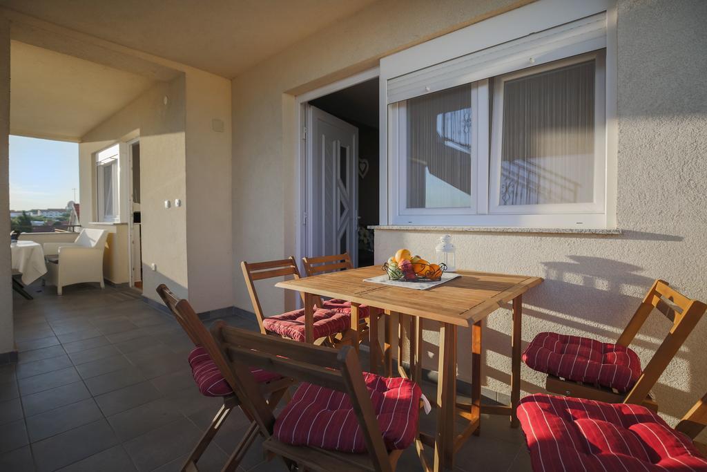 Apartmani Maksan Pakoštane Exteriör bild