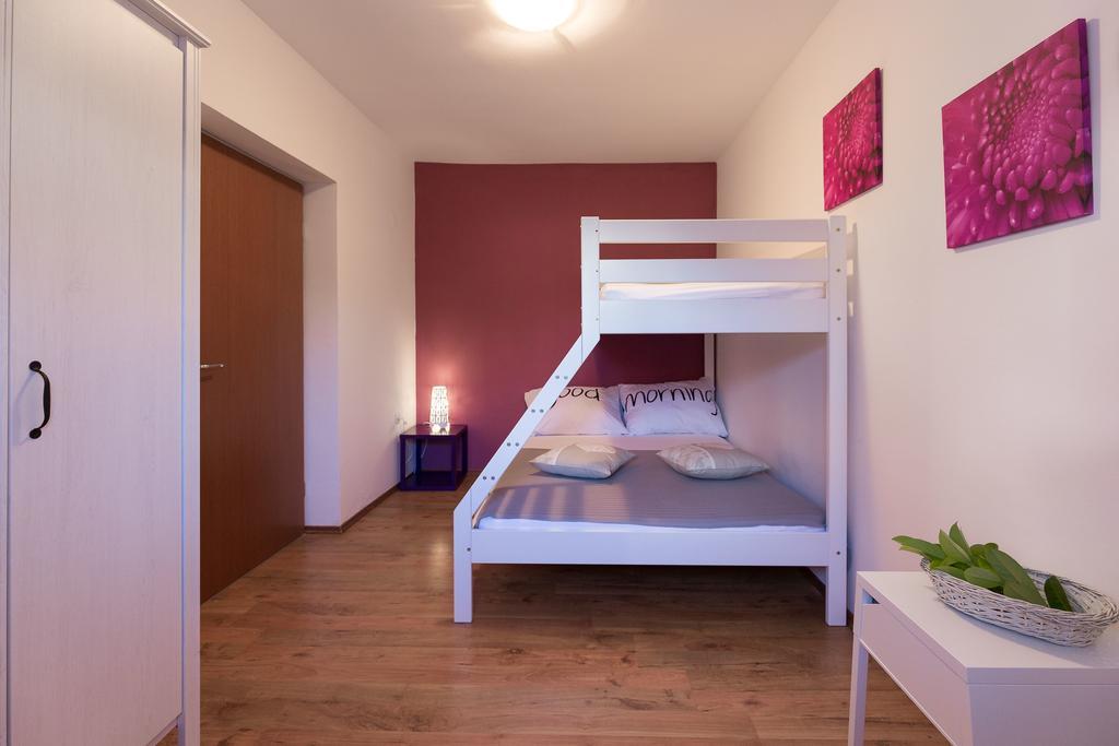 Apartmani Maksan Pakoštane Exteriör bild