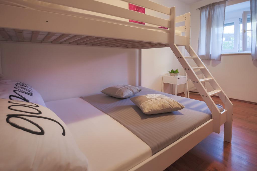 Apartmani Maksan Pakoštane Exteriör bild