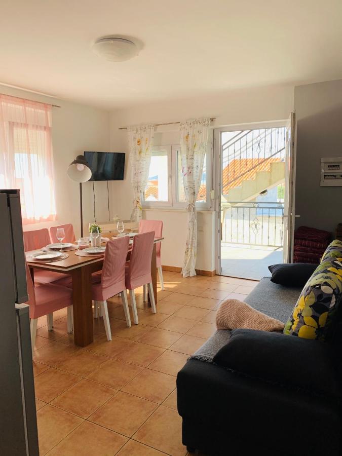 Apartmani Maksan Pakoštane Exteriör bild