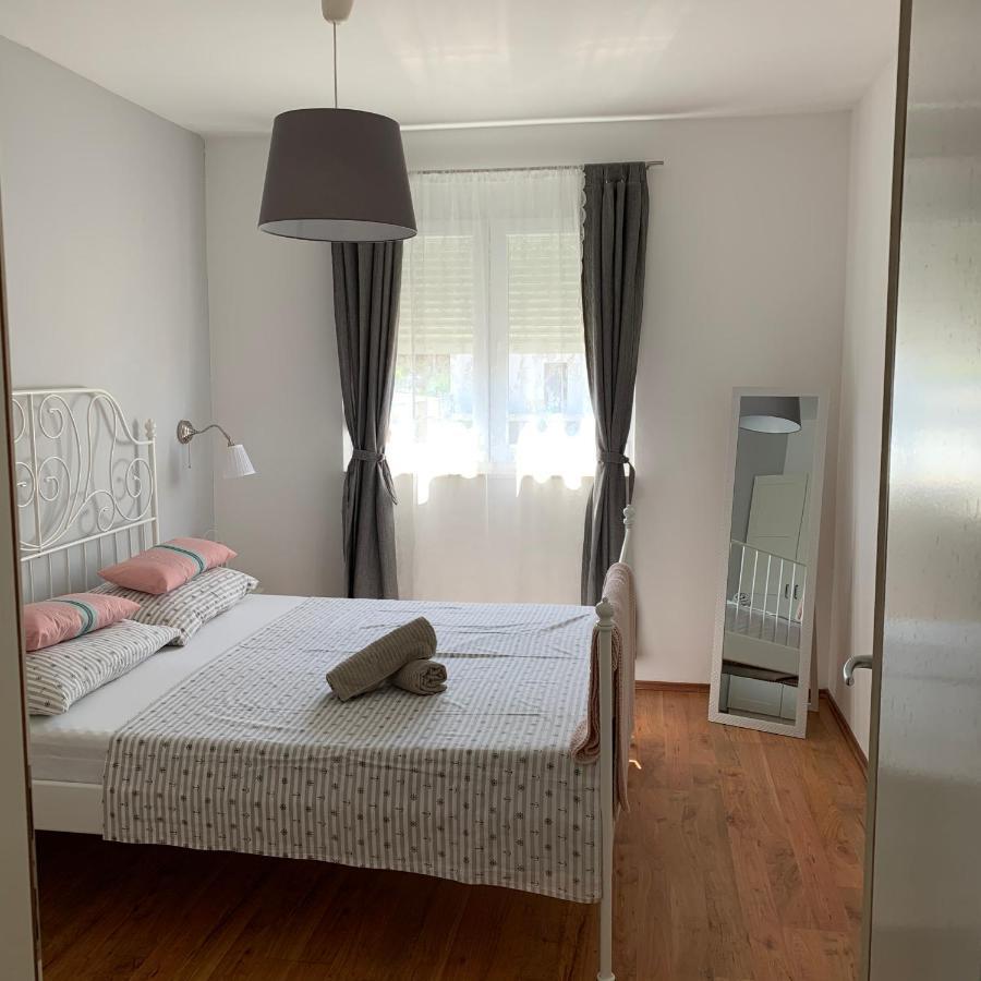 Apartmani Maksan Pakoštane Exteriör bild